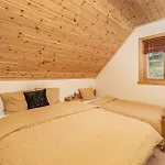 4 Bedroom Cozy In Kvamsoy