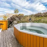 Holiday home 4 Bedroom Cozy In Kvamsoy Sandvik (More og Romsdal)