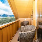 4 Bedroom Cozy In Kvamsoy *