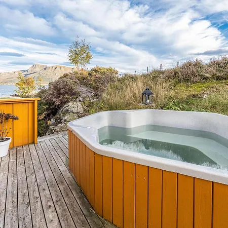 펜션 4 Bedroom Cozy In Kvamsoy Sandvik (More og Romsdal)